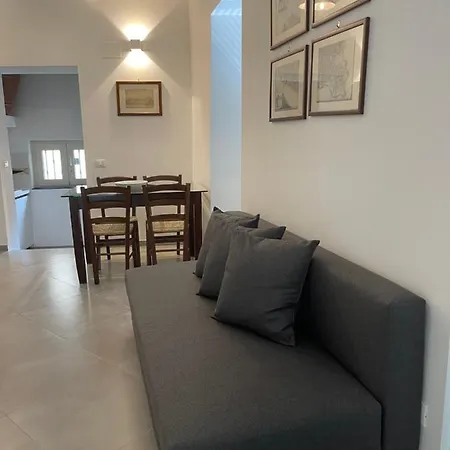 Apartman Cathedral House Design